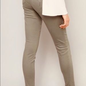 Skinny Jeans, Nude in Color NWT
